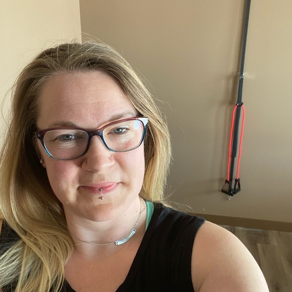 Meet your Posher, Crystal - Picture 1 of 1